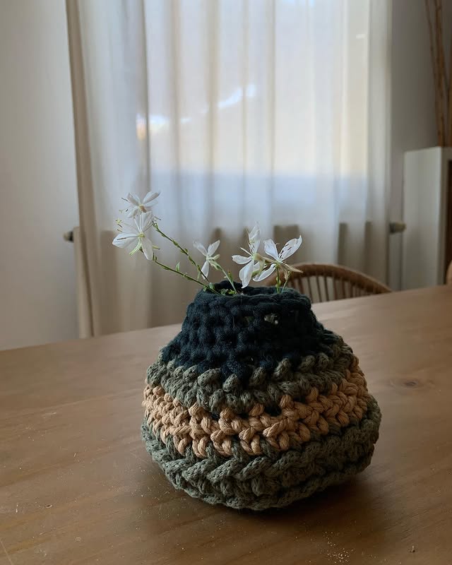 Vase boule crochet
