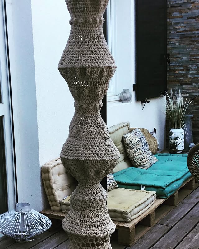 Lampadaire crochet beige